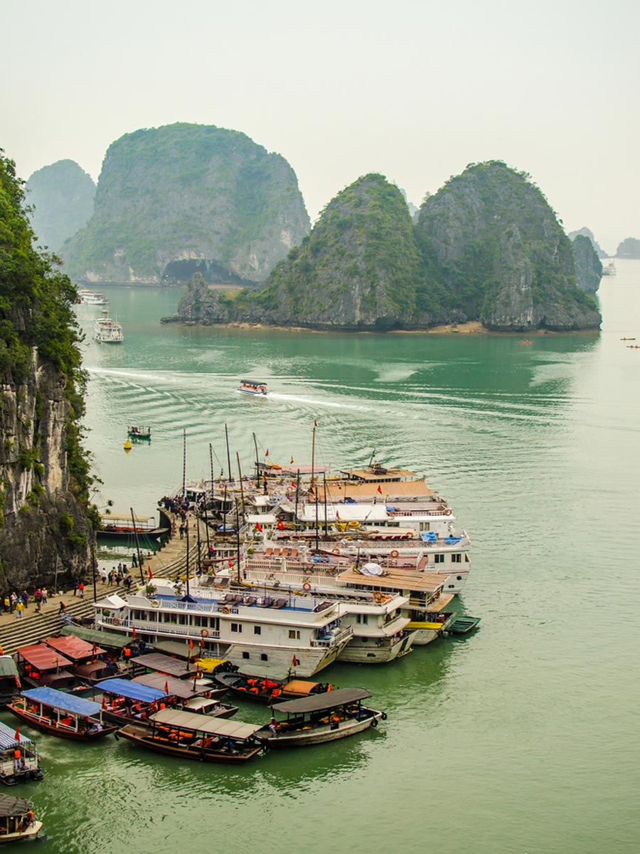 Halong Bay (Vietnam) 