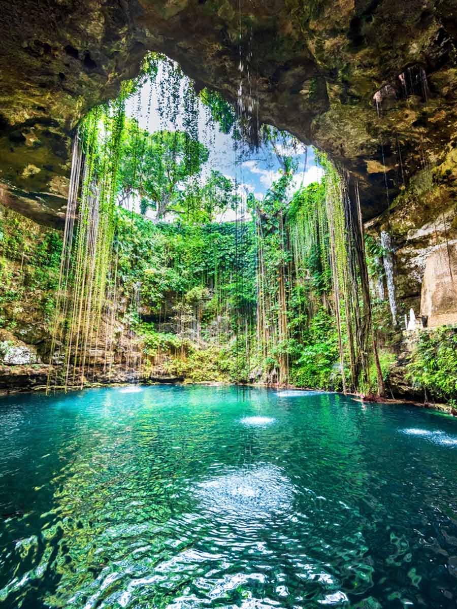 Ik-Kil Cenote, Mexico