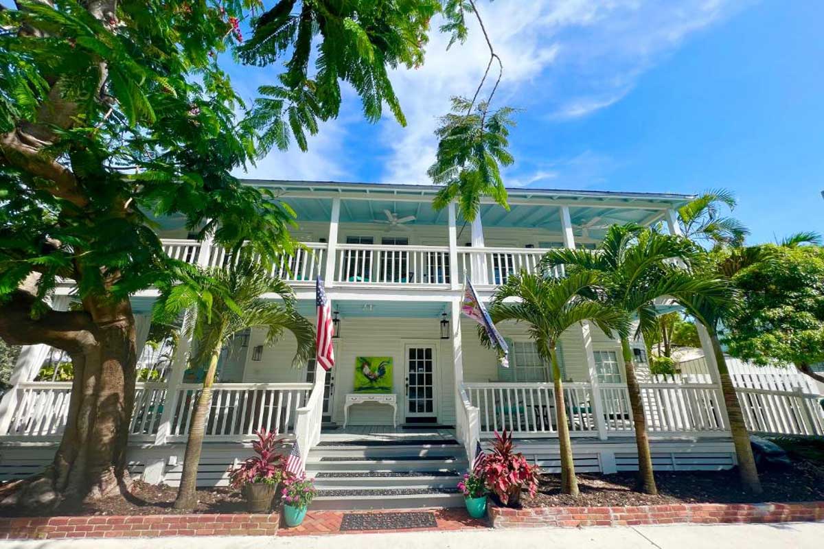 The Porch on Frances Inn 